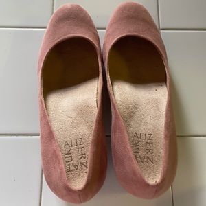 Pink suede Naturalizer Size 7